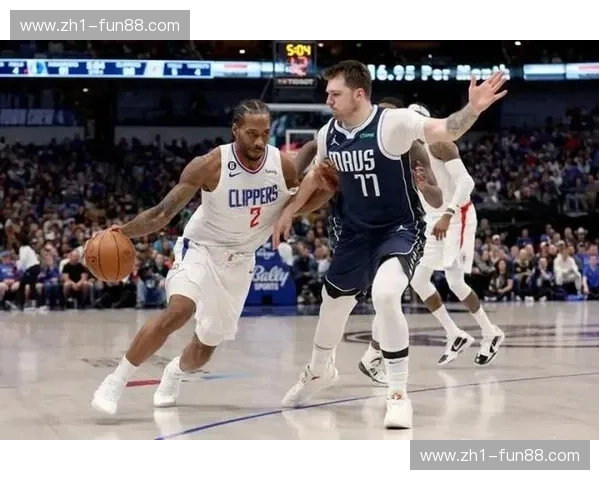 巨星对决，谁能笑傲今夜？快船vs小牛直播，篮球盛宴等你来战！